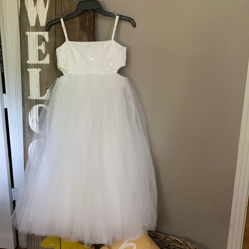 Girl’s white formal flower girl, confirmation or pageant dress Sequins and tulle